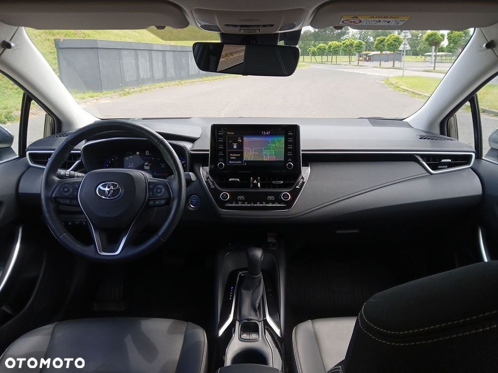 Toyota Corolla 1.8 Hybrid Executive - 23