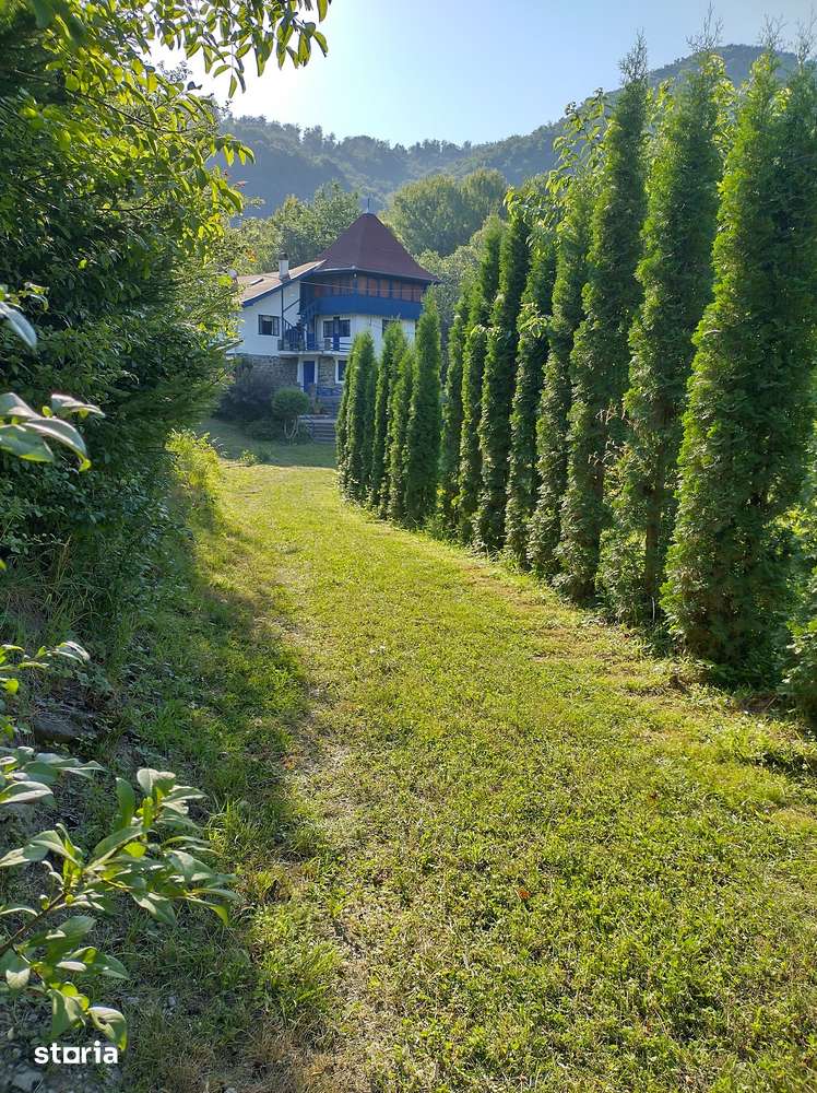 Conac de vanzare, 10 camere, sat Toaca, jud.Mures - Imagine principală: 4/11