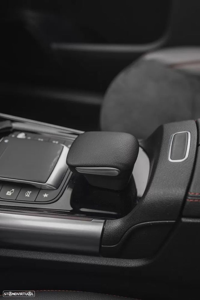 Mercedes-Benz GLA 180 d AMG Line - 12