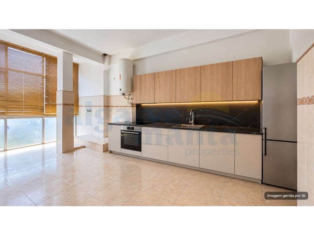 Apartamento T2 para Remodelar na Porta Nova - Tavira | Excelente Po... - Grande imagem: 2/21