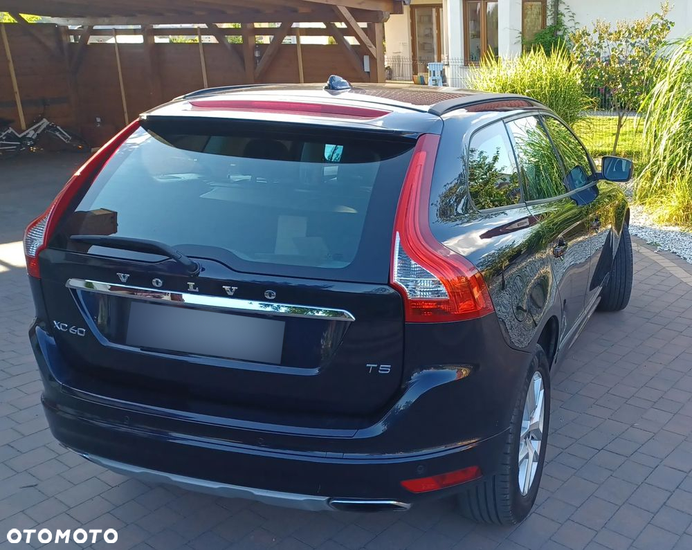 Volvo XC 60 T5 Drive-E Momentum - 4