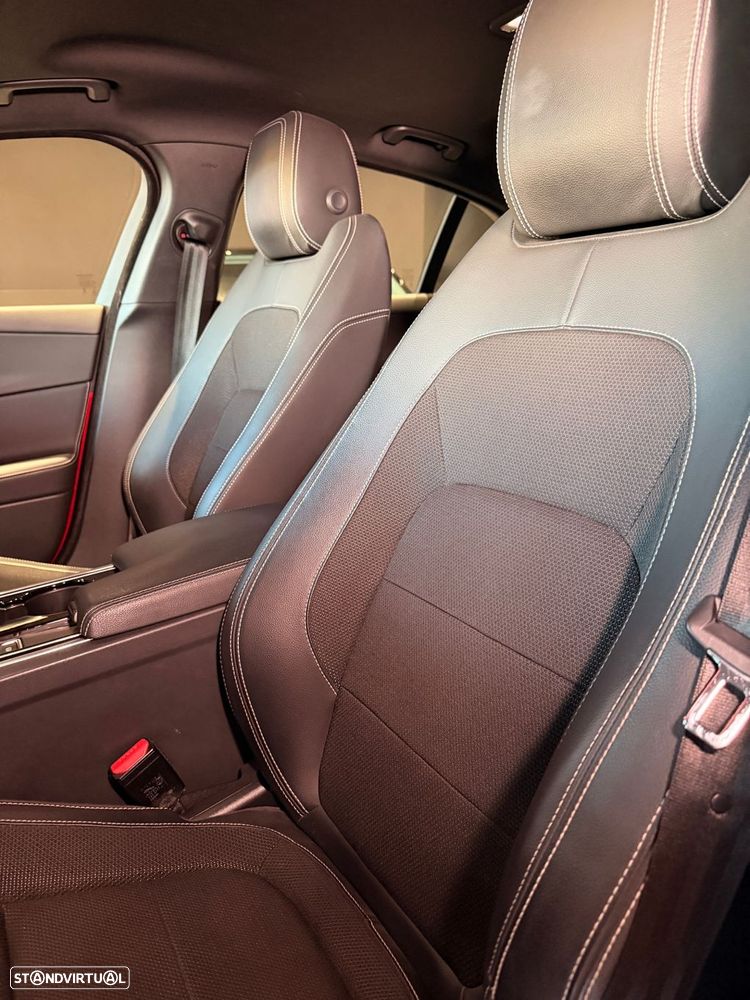 Jaguar XE 2.0 D R-Dynamic S - 48