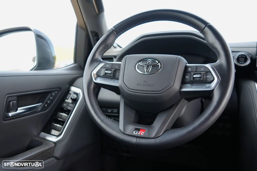 Toyota Land Cruiser - 56