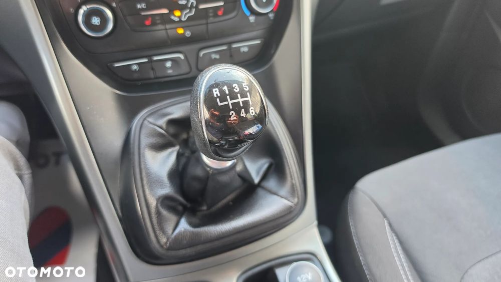 Ford Kuga - 22