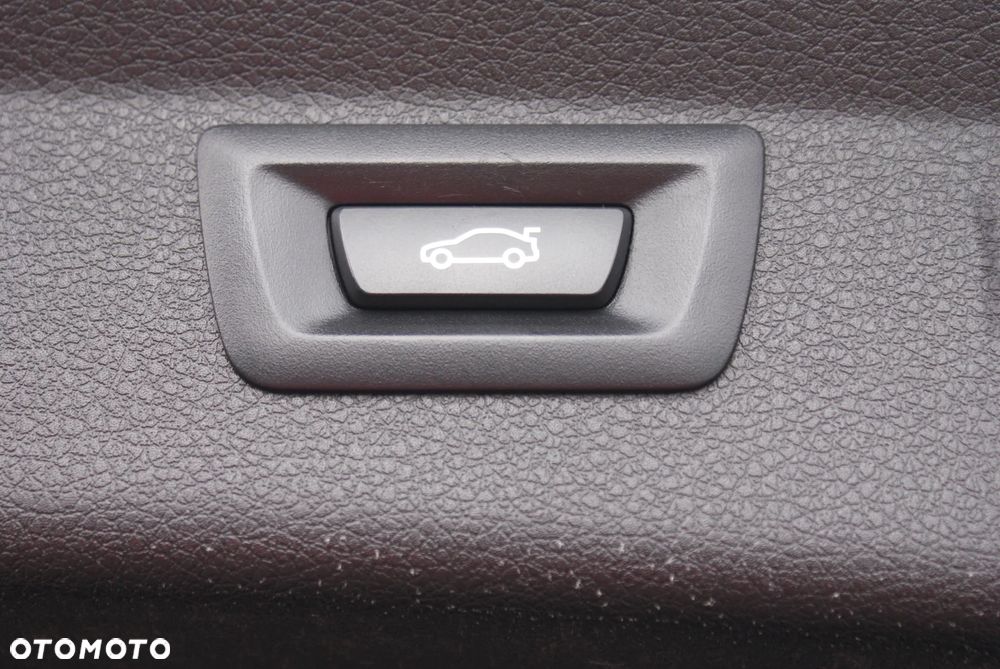 BMW Seria 2 218i Advantage - 14