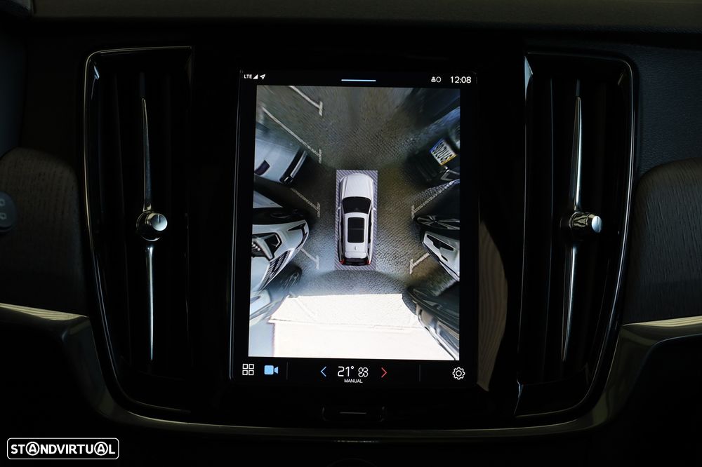 Volvo V90 Cross Country 2.0 B4 AWD - 28