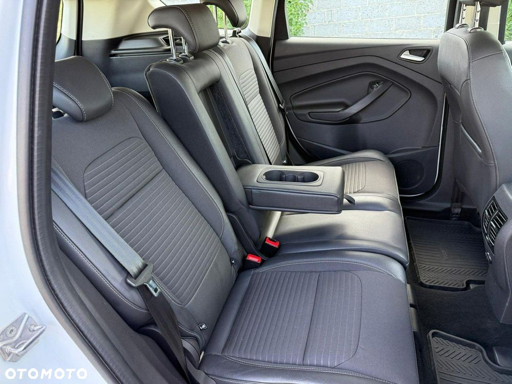 Ford Kuga - 16