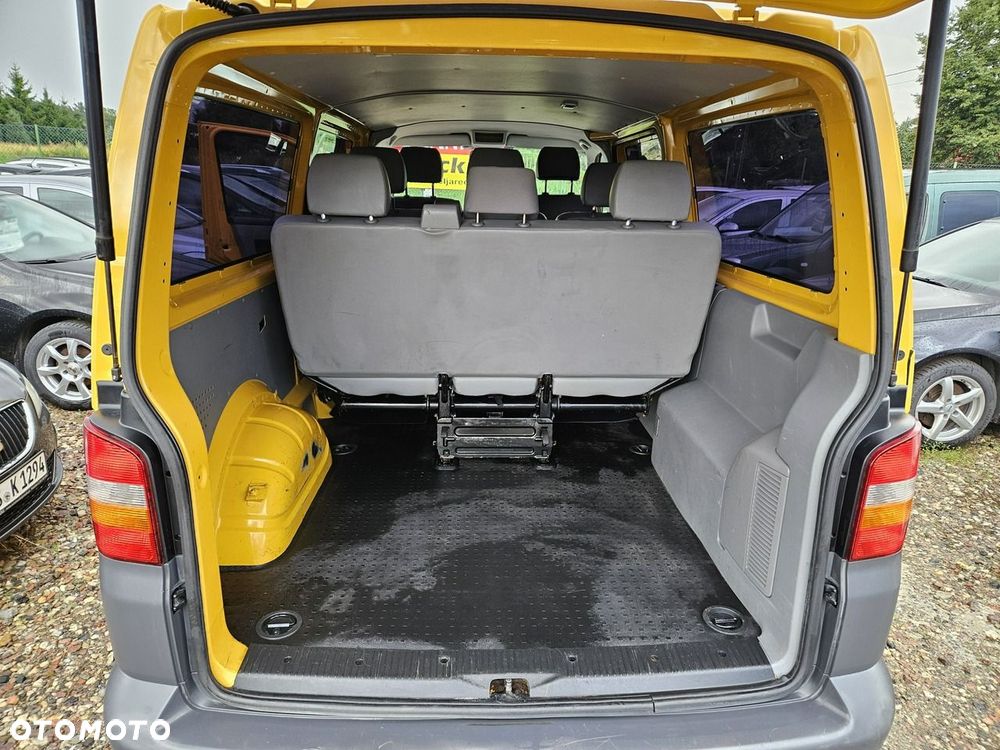 Volkswagen Caravelle - 16