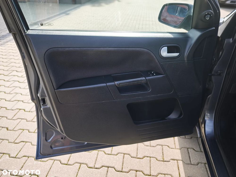 Ford Fusion 1.4 Ambiente - 23