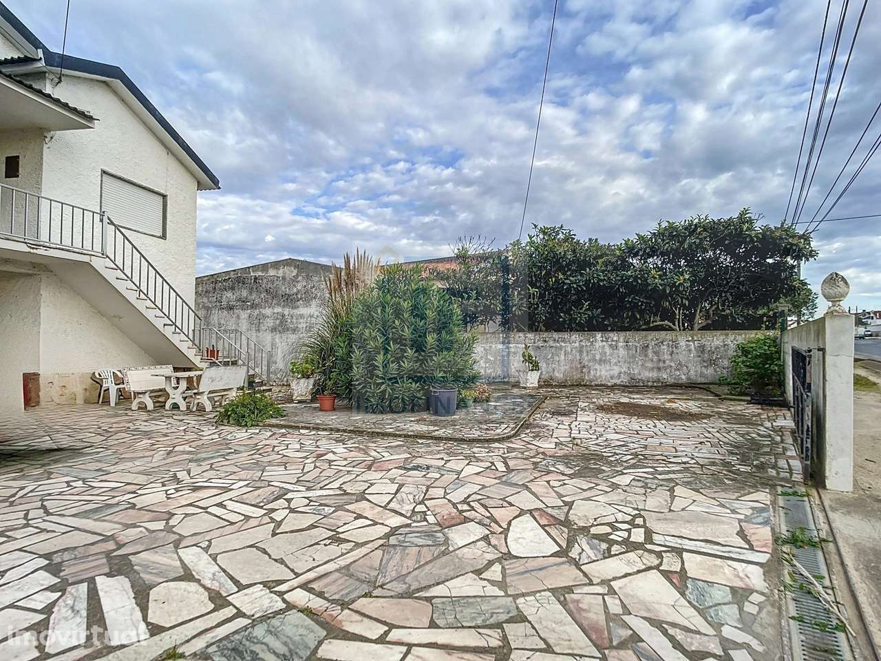 Moradia isolada com terreno - Grande imagem: 2/36