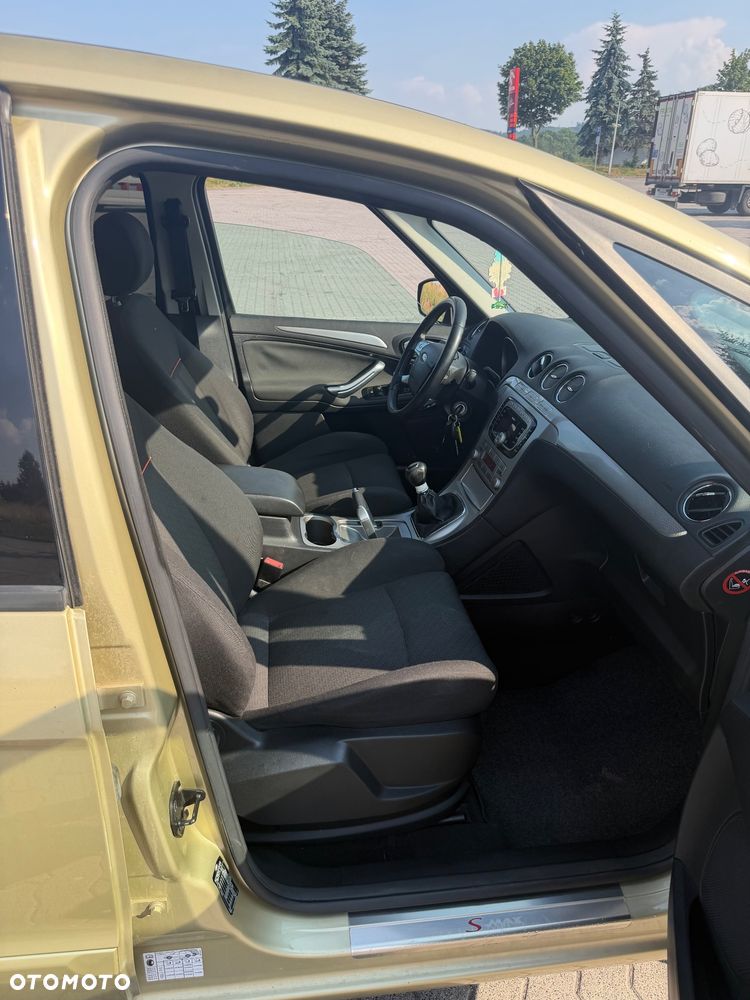 Ford S-Max - 21