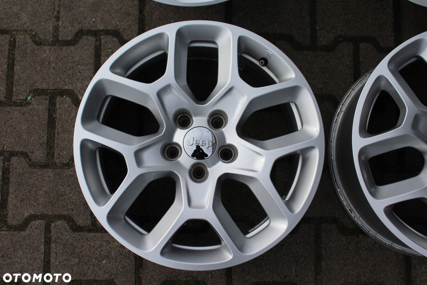 JEEP COMPASS RENEGADE 17cali 5x110 ET40 7J TPMS - 5
