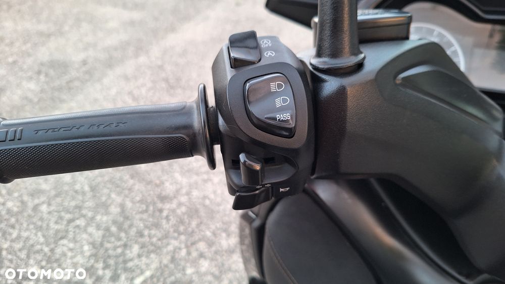 Yamaha X-max - 27