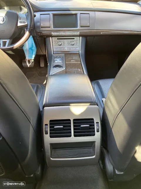 Jaguar XF 2.7 D V6 Premium Luxury - 10
