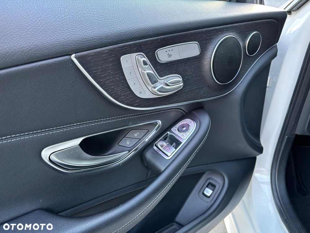 Mercedes-Benz Klasa C 300 9G-TRONIC AMG Line Plus - 22
