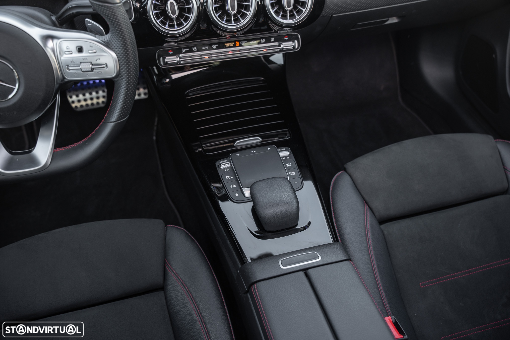 Mercedes-Benz A 250 e AMG Line - 25