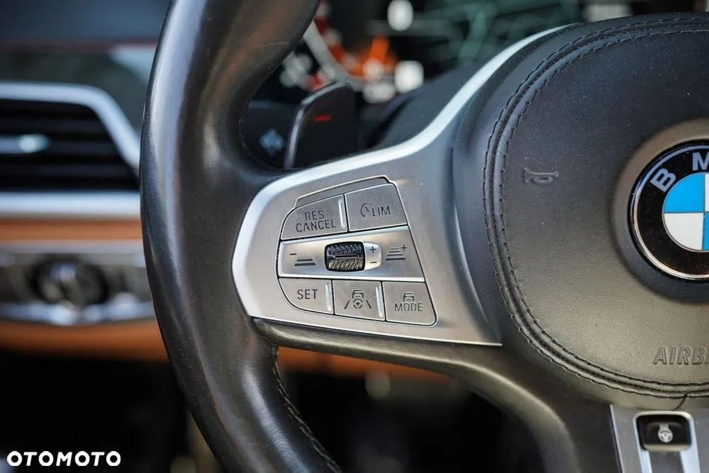 BMW Seria 7 740i - 23