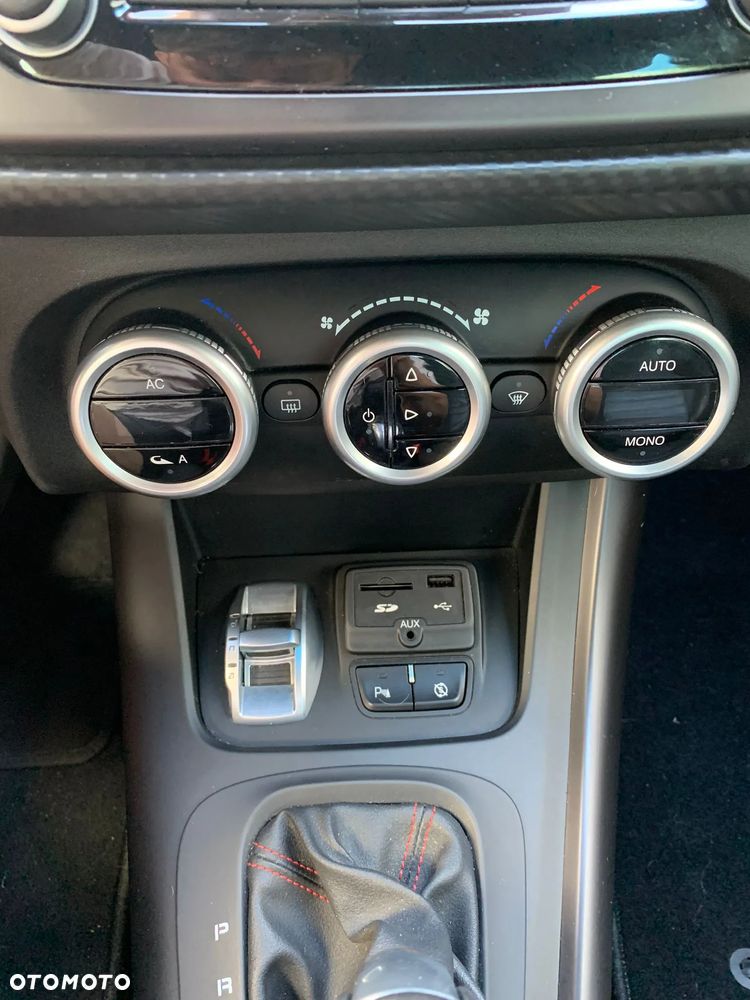 Alfa Romeo Giulietta 1.4 TB MultiAir Sport TCT - 27