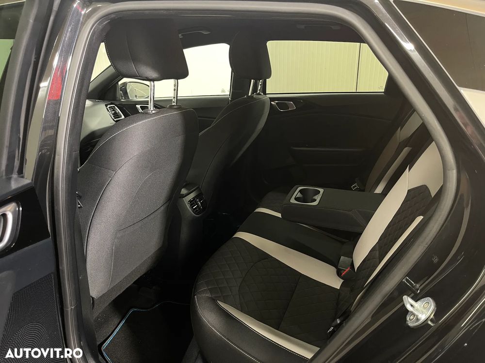Kia Pro Ceed 1.6 CRDi SCR GT LINE - 12