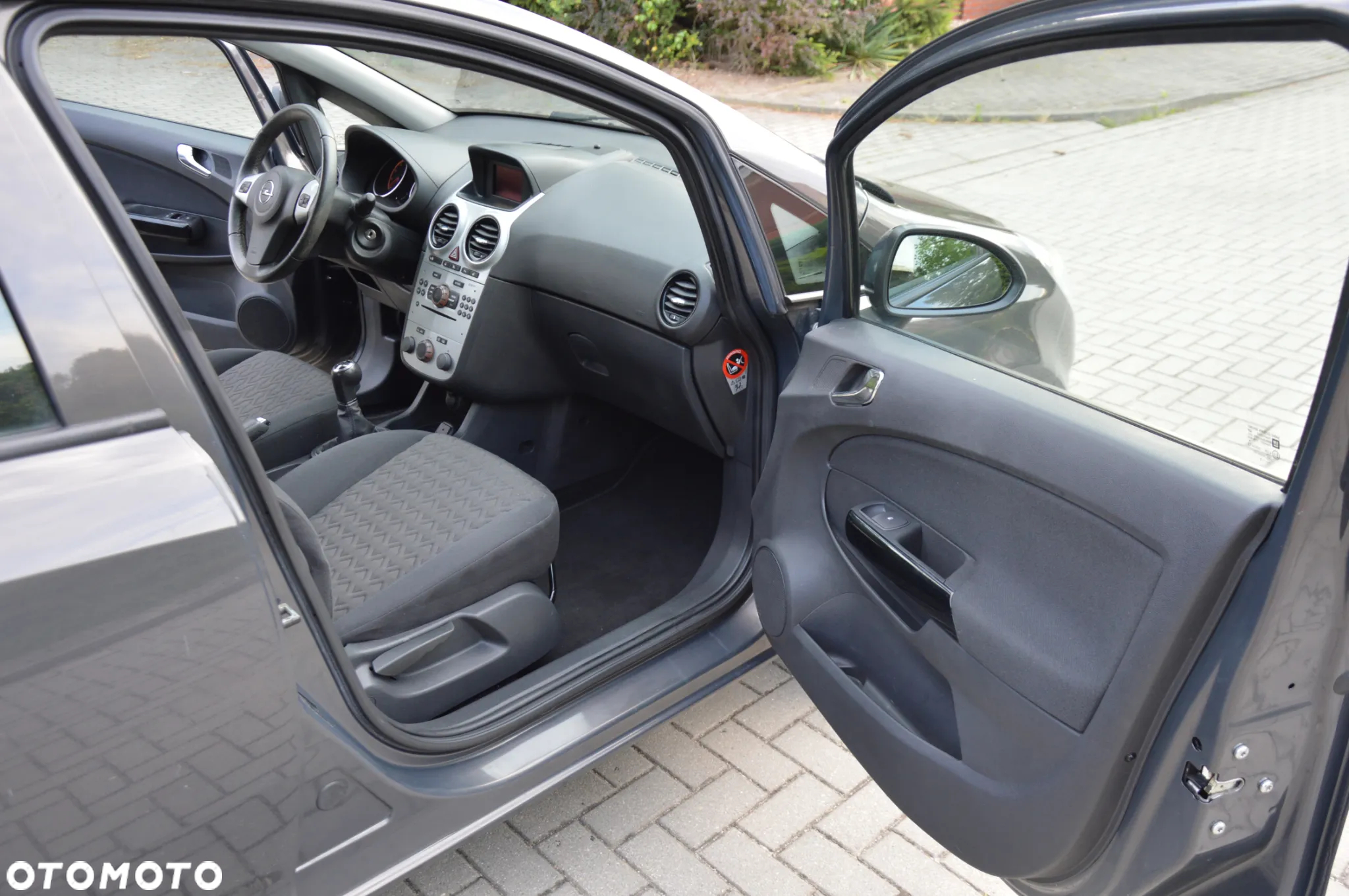 Opel Corsa 1.4 16V Active - 19