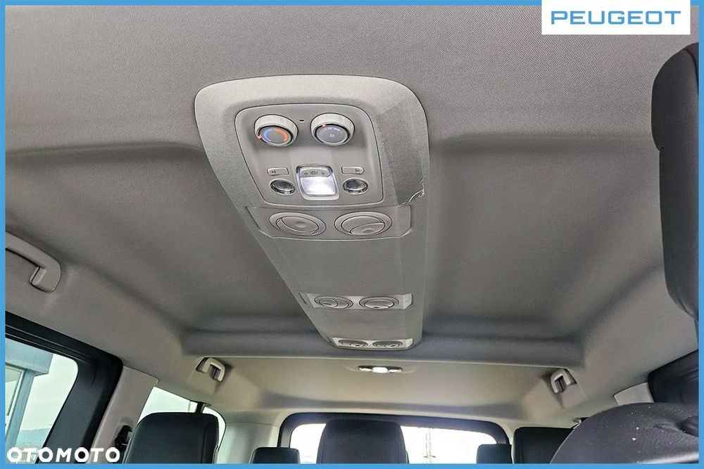 Peugeot Traveller - 14