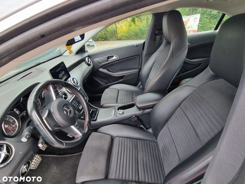 Mercedes-Benz CLA 200 AMG Line - 21