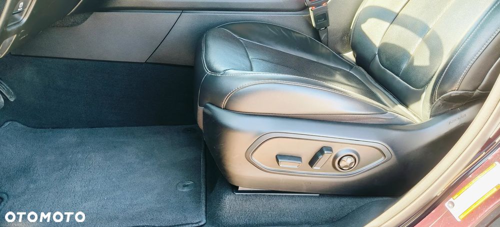 Jeep Grand Cherokee - 31