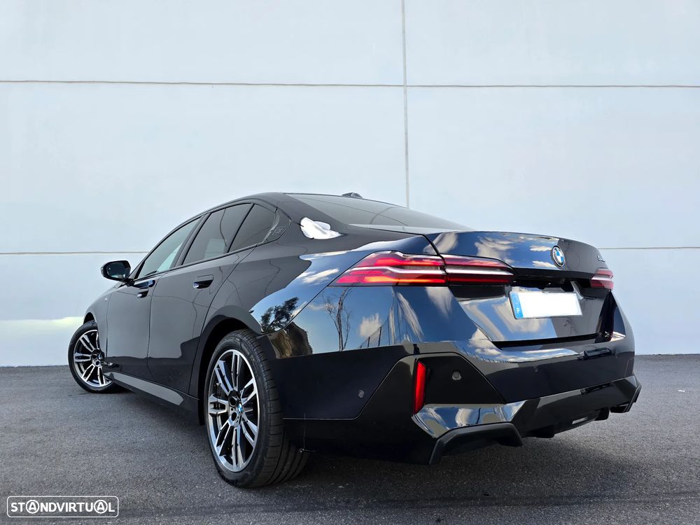 BMW 520 d Pack Desportivo M - 16