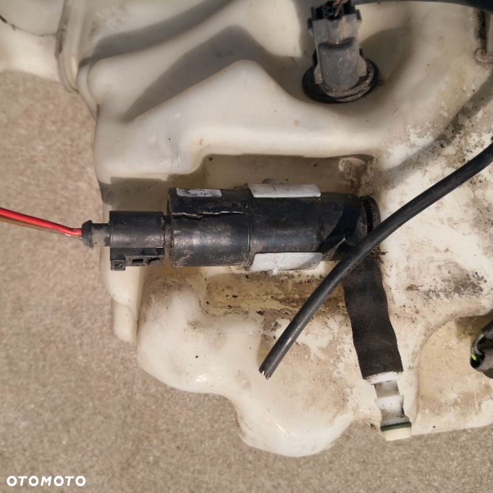 vw passat b5 fl zbiorniczek spryskiwaczy pod ksenon xennon - 2