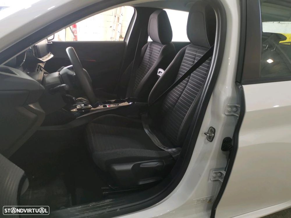 Peugeot e-208 50 kWh Active Pack - 5