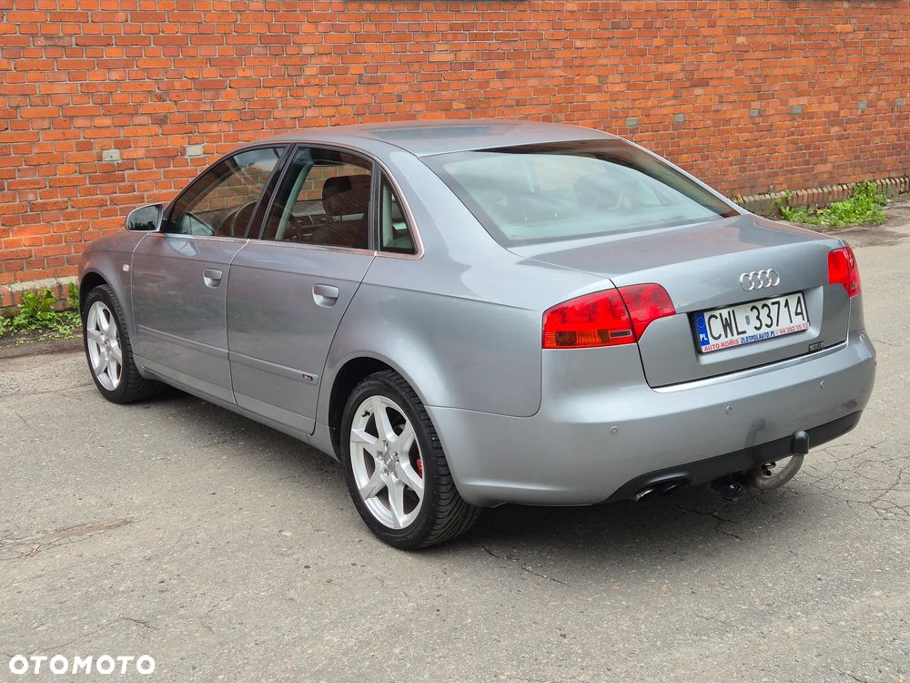 Audi A4 Limousine - 5