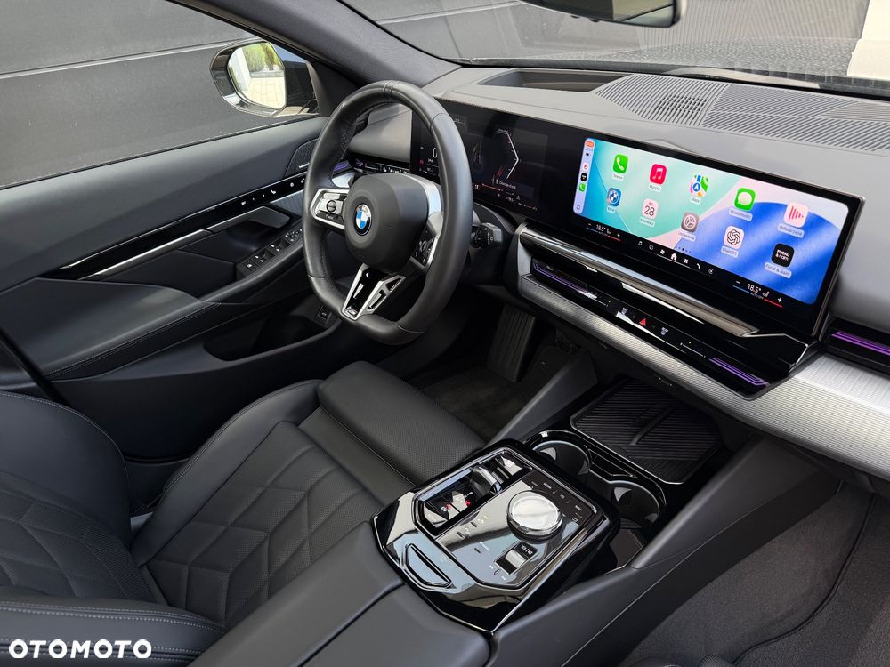 BMW Seria 5 520d xDrive - 24
