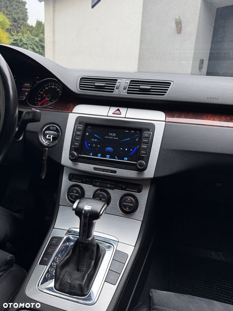 Volkswagen Passat 2.0 TDI Highline DSG - 2