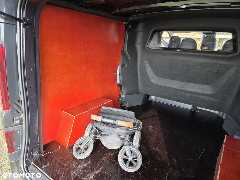 Renault Trafic Grand 2.0 dCi EDC - 9