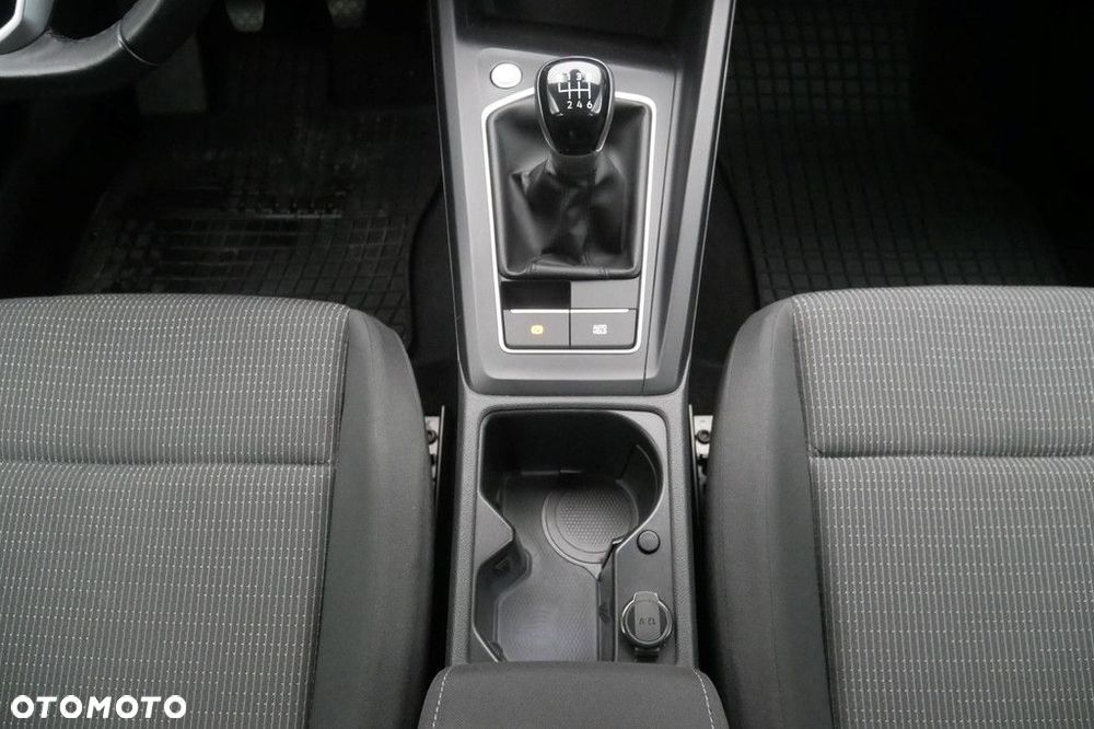 Volkswagen Golf 1.0 TSI - 11