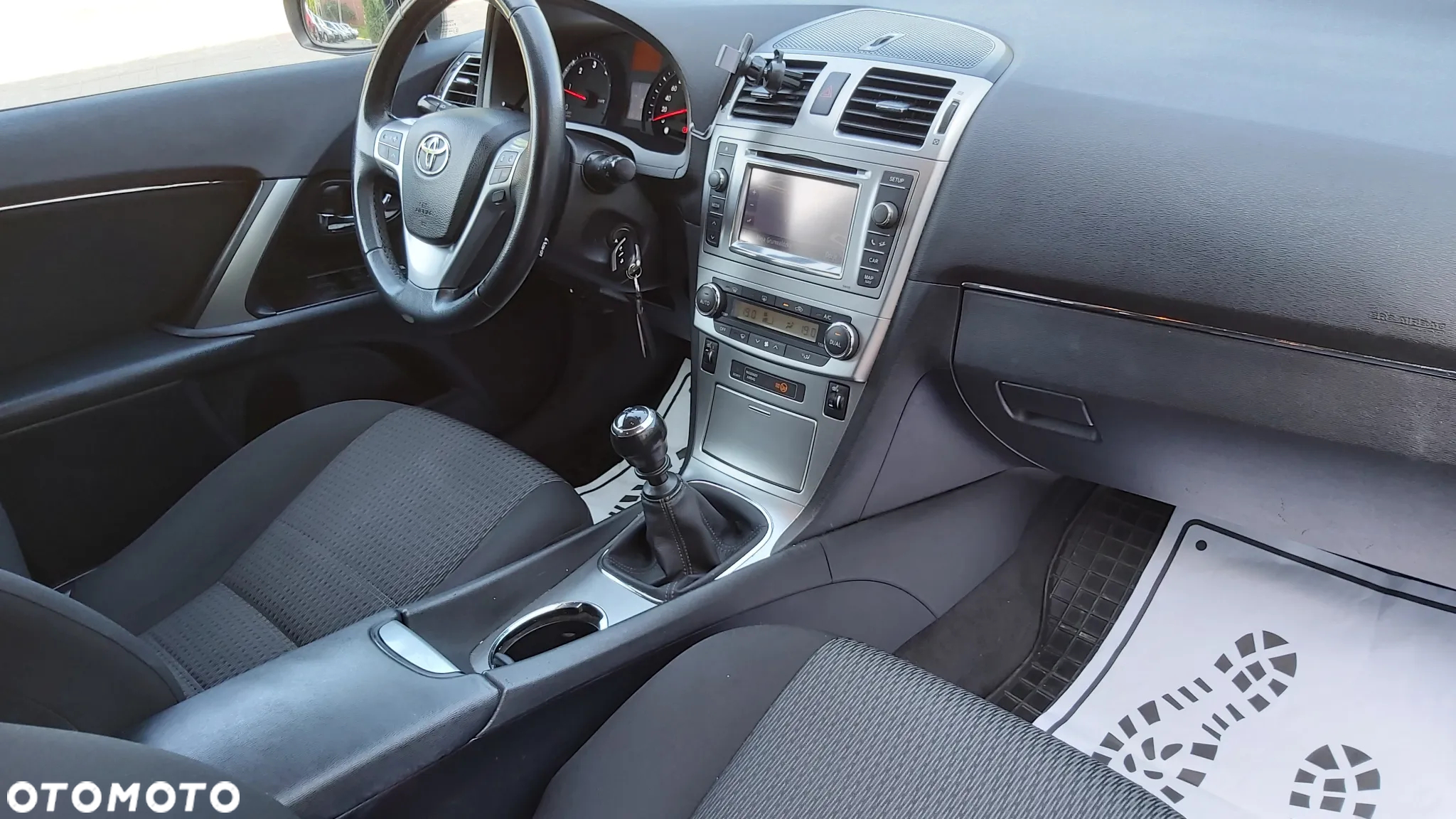 Toyota Avensis 2.0 D-4D Premium - 23