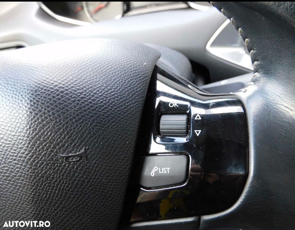 Peugeot 308 1.2 L PureTech Turbo Access - 13
