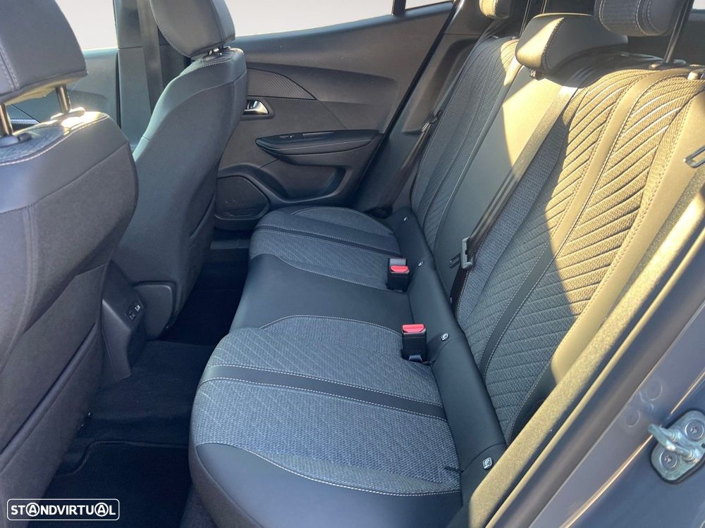 Peugeot 2008 1.2 Hybrid Allure e-DCS6 - 13