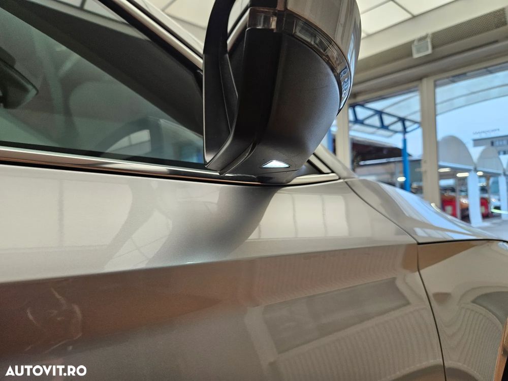 Skoda Superb 2.0 TDI DSG Ambition - 32