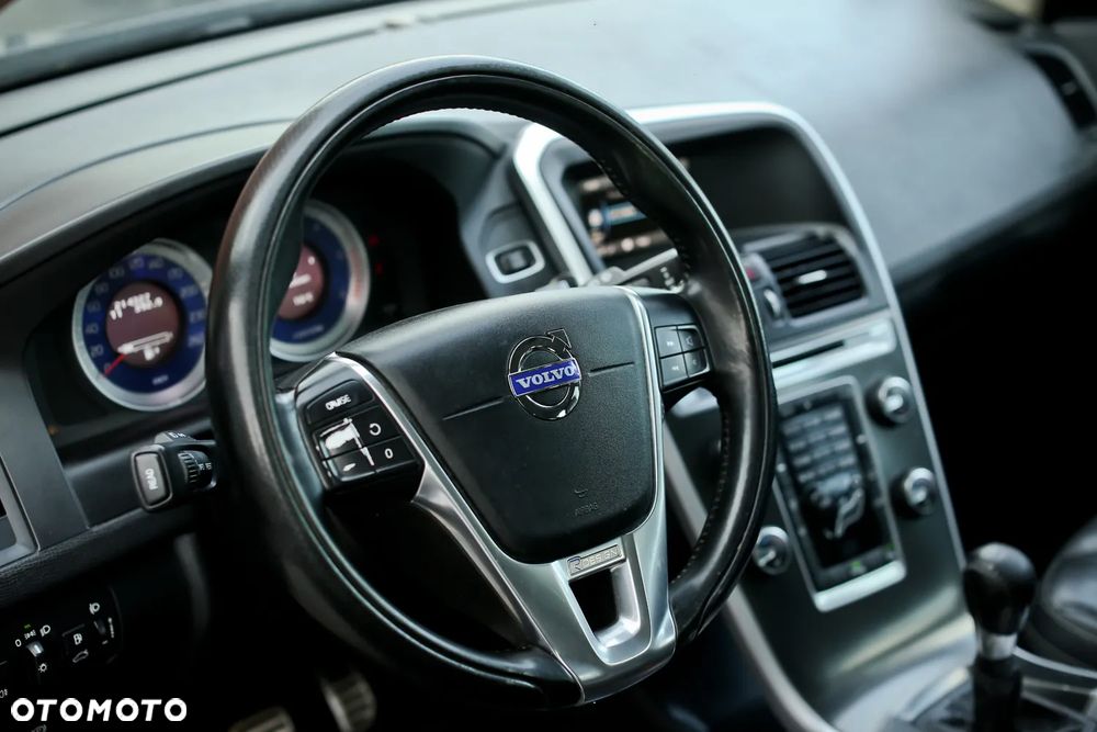 Volvo XC 60 DRIVe R Design - 28