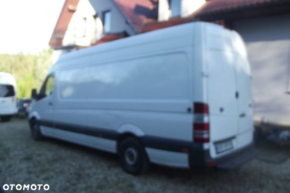 Mercedes-Benz SPRINTER - 11