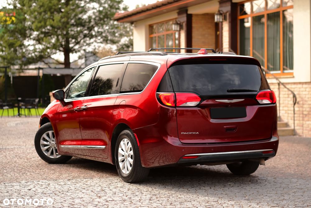 Chrysler Pacifica - 9