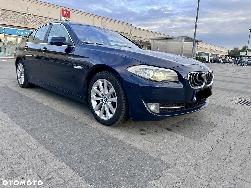 BMW Seria 5 525d xDrive - 21