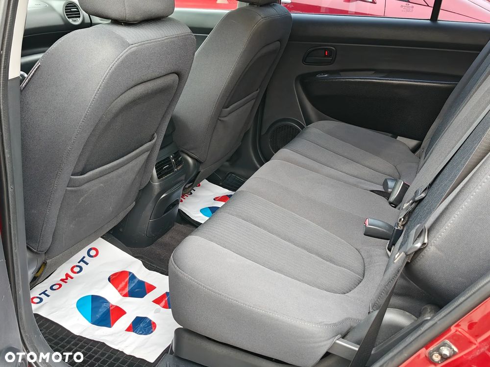 Kia Carens CRDi DPF LX - 8