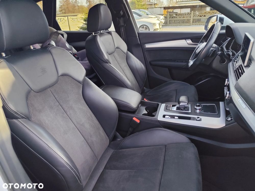 Audi Q5 55 TFSIe quattro S tronic S line business - 31