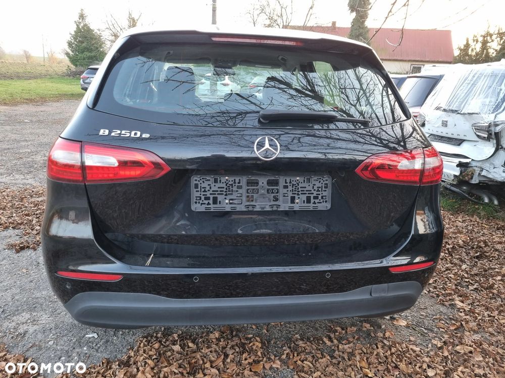 Mercedes-Benz Klasa B 250 e 8G-DCT Progressive - 9