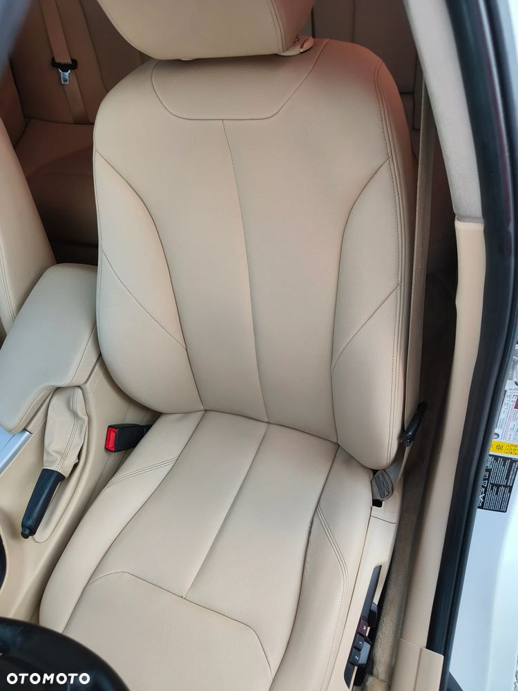 BMW Seria 3 328i xDrive - 15
