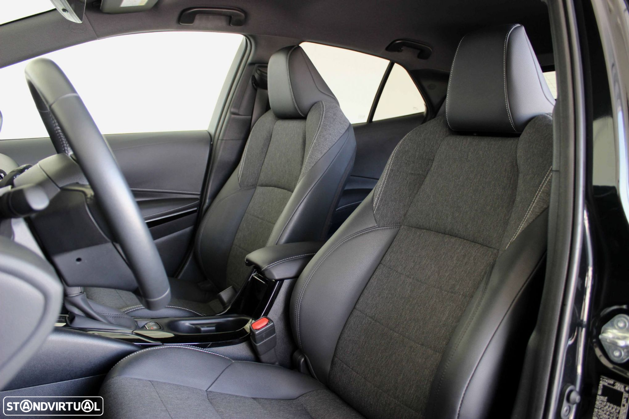 Toyota Corolla 1.8 Hybrid Comfort+P.Sport - 35