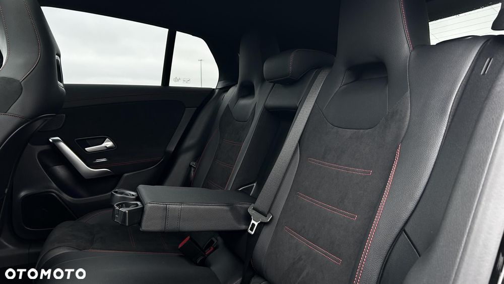 Mercedes-Benz CLA 200 AMG Line 7G-DCT - 26