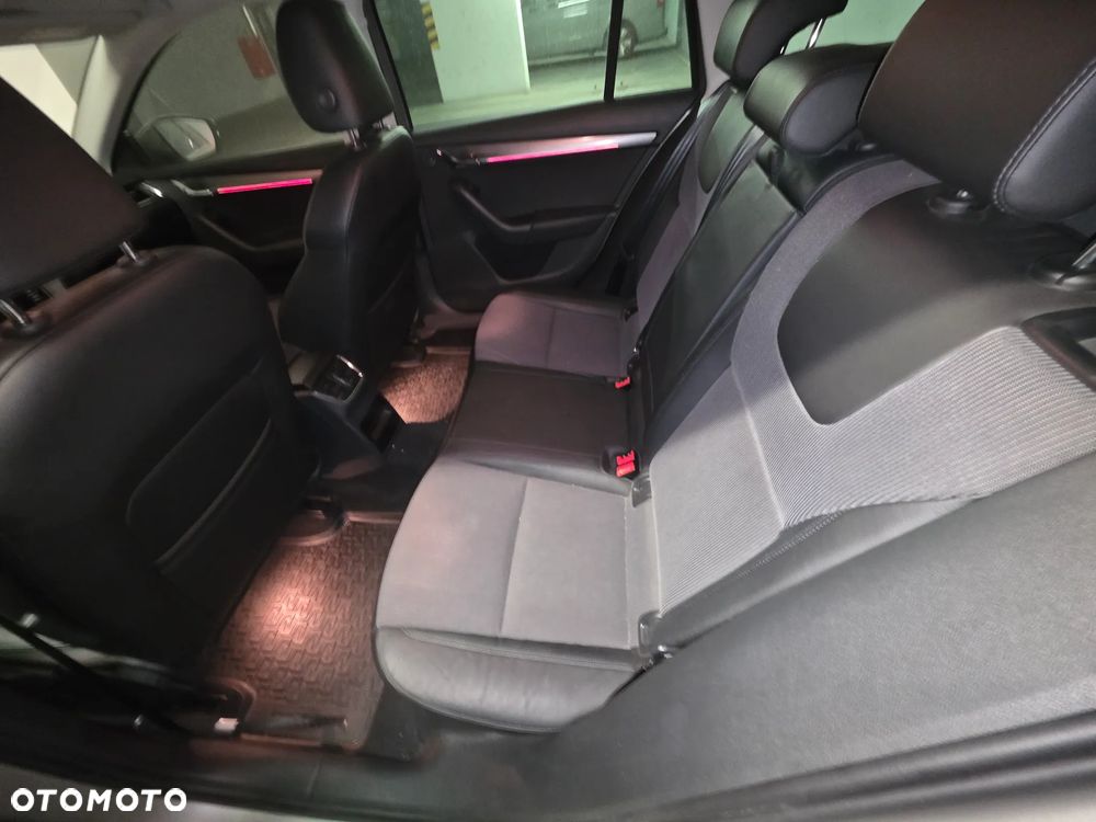 Skoda Octavia 1.8 TSI 4x4 Style DSG - 12